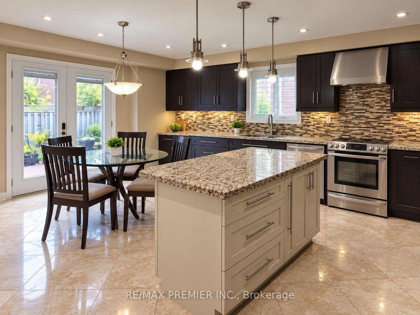 Photo 12 of 70 Bilbermar Drive, Richmond Hill, Devonsleigh — HOMEH