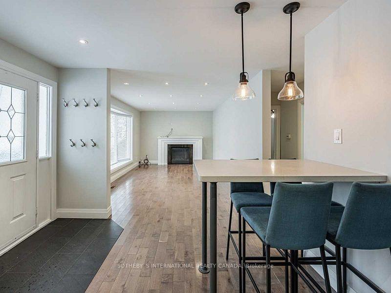 Photo 2 of 525 Dynes Road, Burlington, Roseland — HOMEH