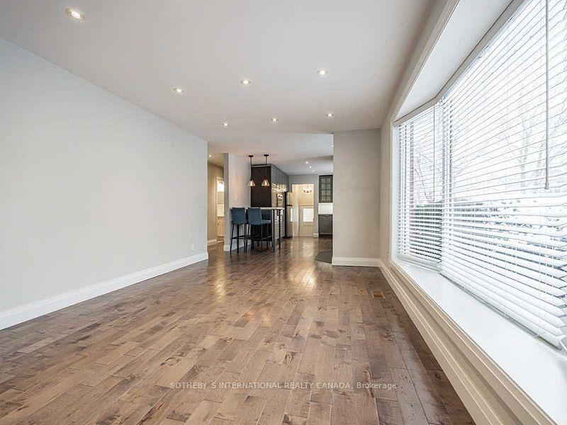 Photo 8 of 525 Dynes Road, Burlington, Roseland — HOMEH