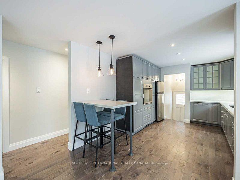 Photo 9 of 525 Dynes Road, Burlington, Roseland — HOMEH