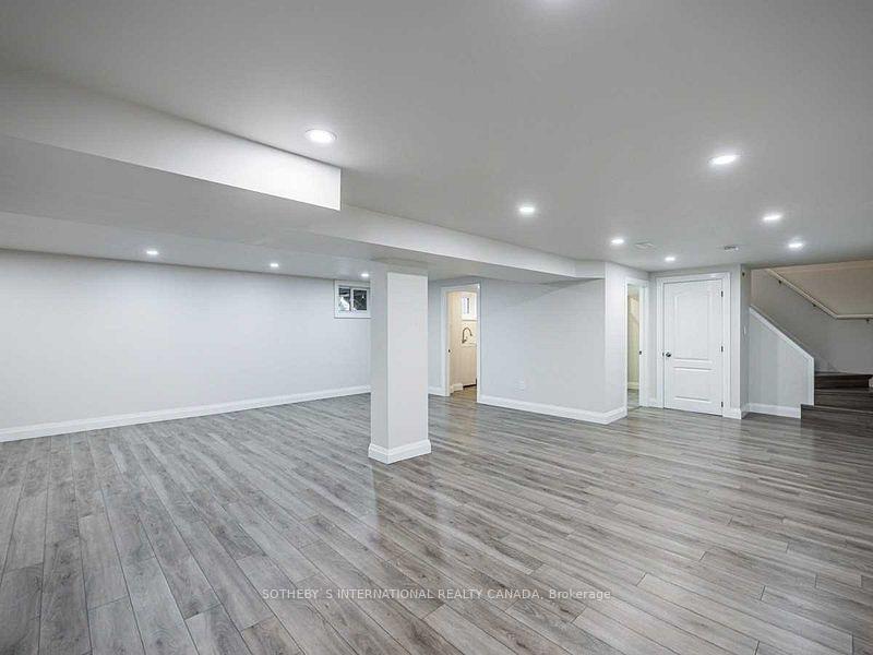 Photo 12 of 525 Dynes Road, Burlington, Roseland — HOMEH
