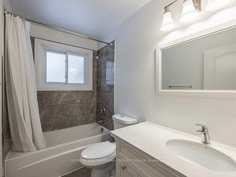 Photo 14 of 525 Dynes Road, Burlington, Roseland — HOMEH