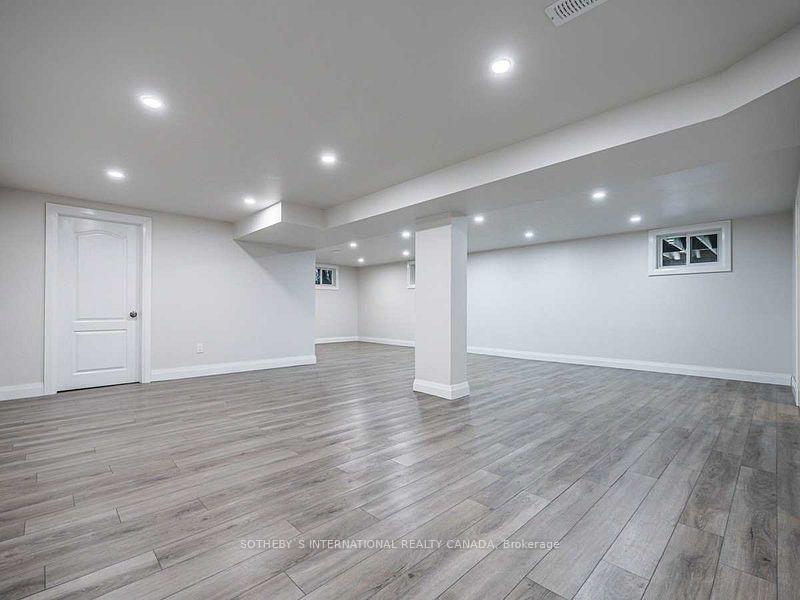 Photo 26 of 525 Dynes Road, Burlington, Roseland — HOMEH