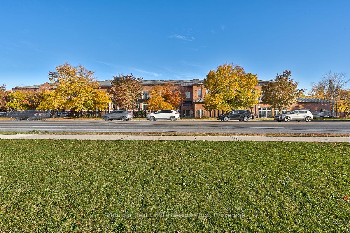 Photo 2 of Unit 215, 262 Dundas Street E, Hamilton, Waterdown — HOMEH