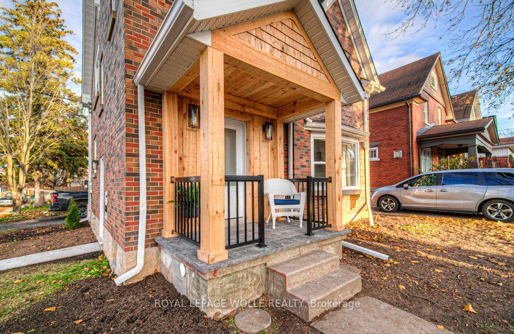 Photo 3 of 30 Dunbar Road S, Waterloo, Uptown West — HOMEH