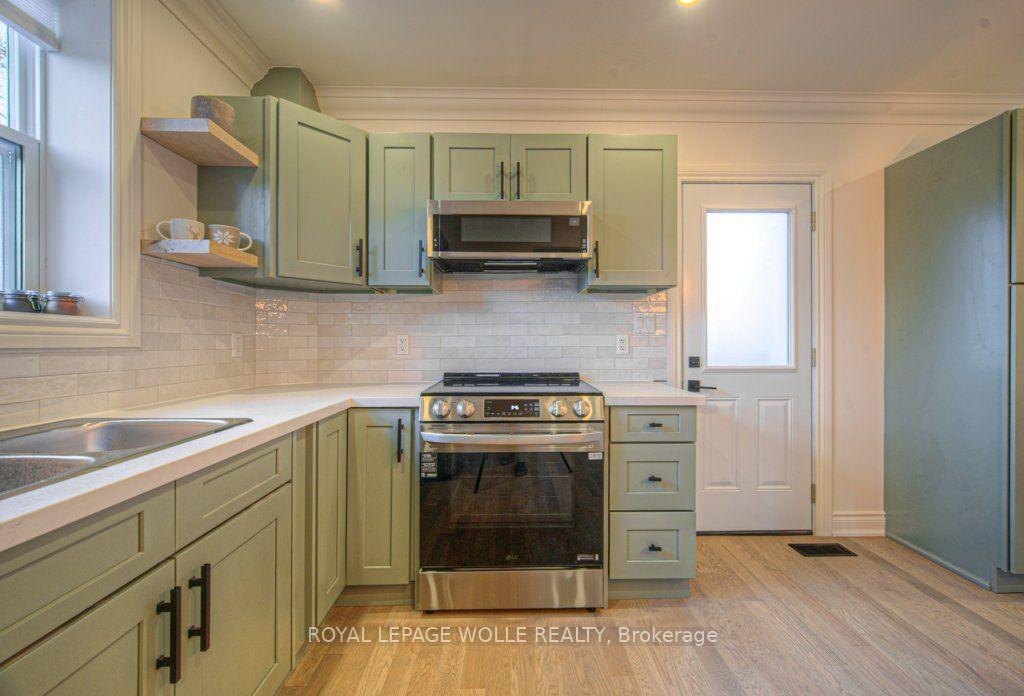 Photo 8 of 30 Dunbar Road S, Waterloo, Uptown West — HOMEH