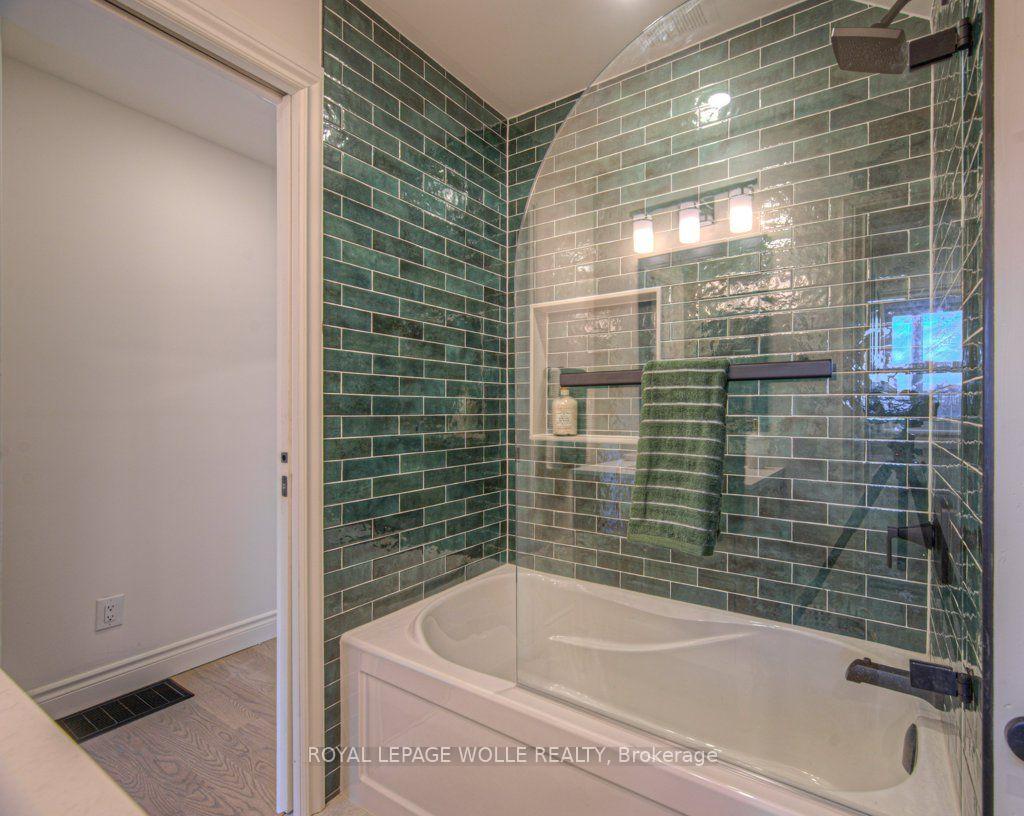 Photo 19 of 30 Dunbar Road S, Waterloo, Uptown West — HOMEH