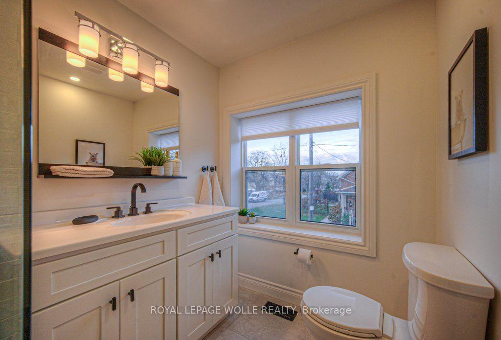 Photo 22 of 30 Dunbar Road S, Waterloo, Uptown West — HOMEH