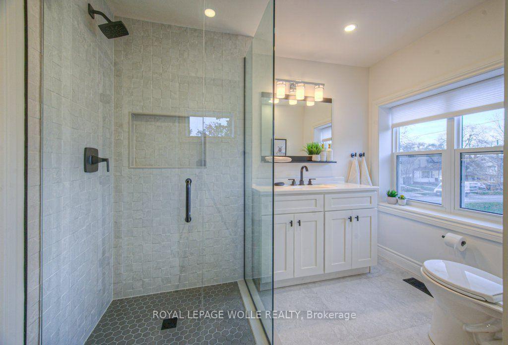 Photo 23 of 30 Dunbar Road S, Waterloo, Uptown West — HOMEH