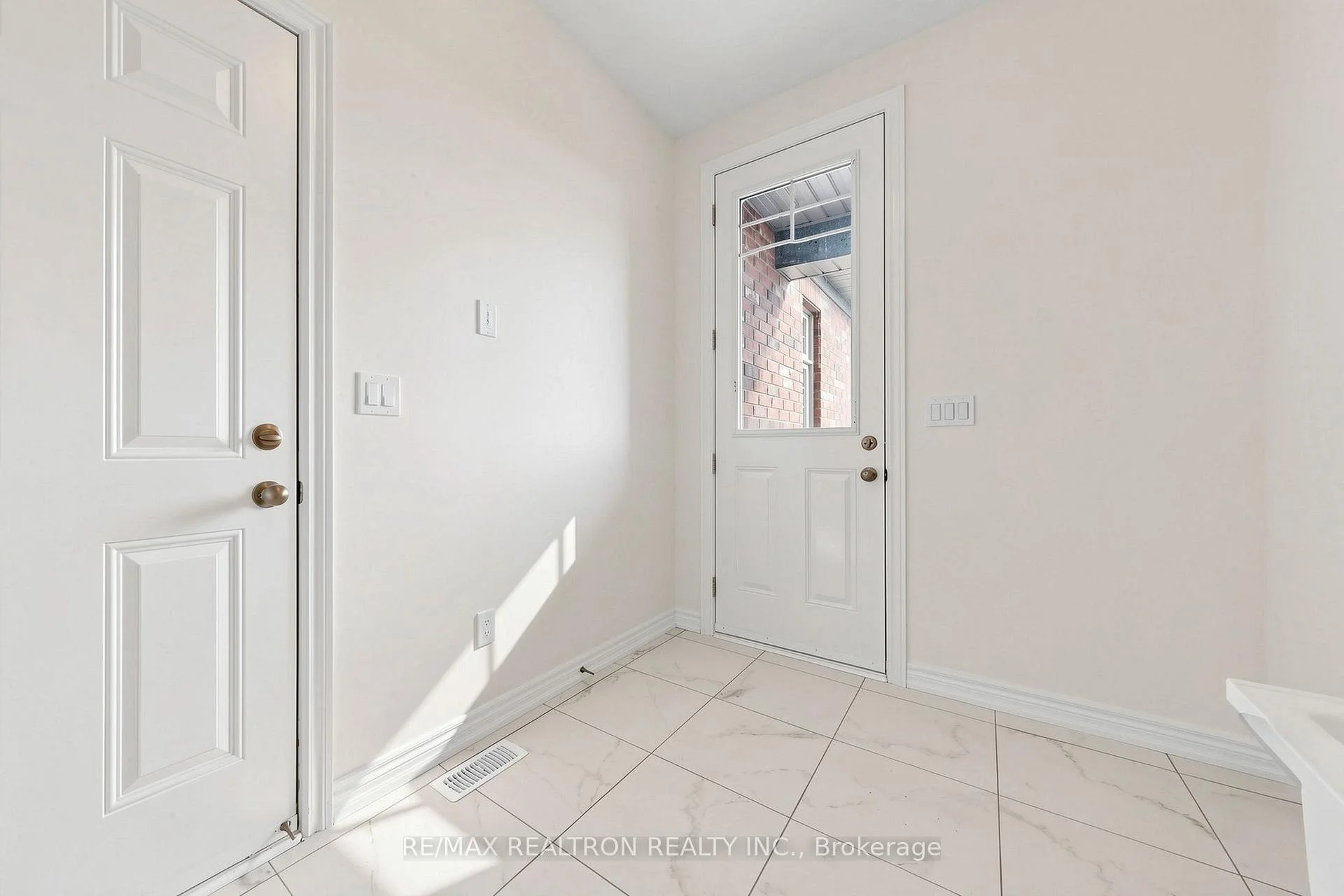 Photo 21 of 82 Wellers Way, Quinte West, Murray Ward — HOMEH