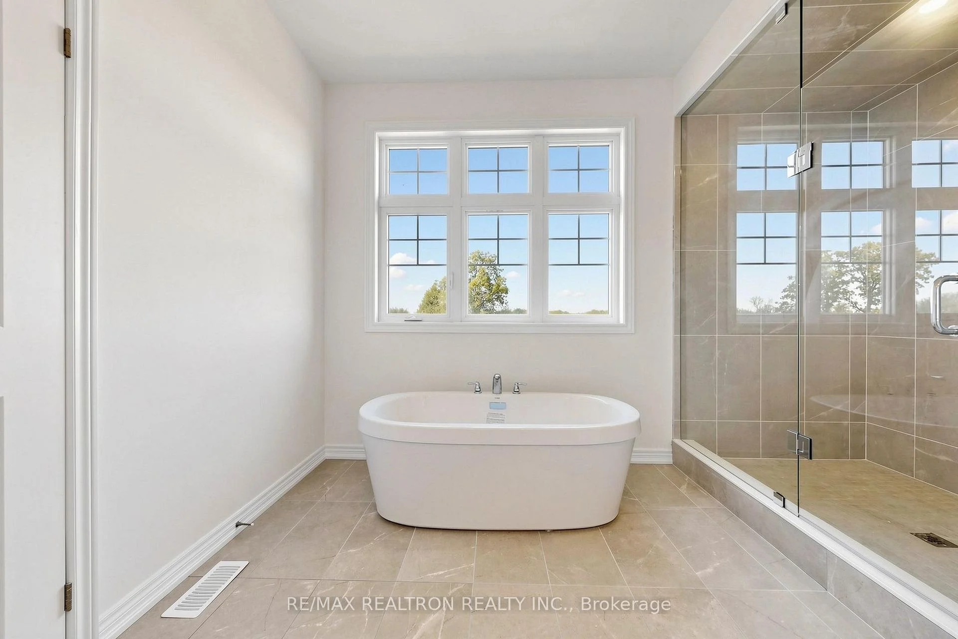 Photo 32 of 82 Wellers Way, Quinte West, Murray Ward — HOMEH