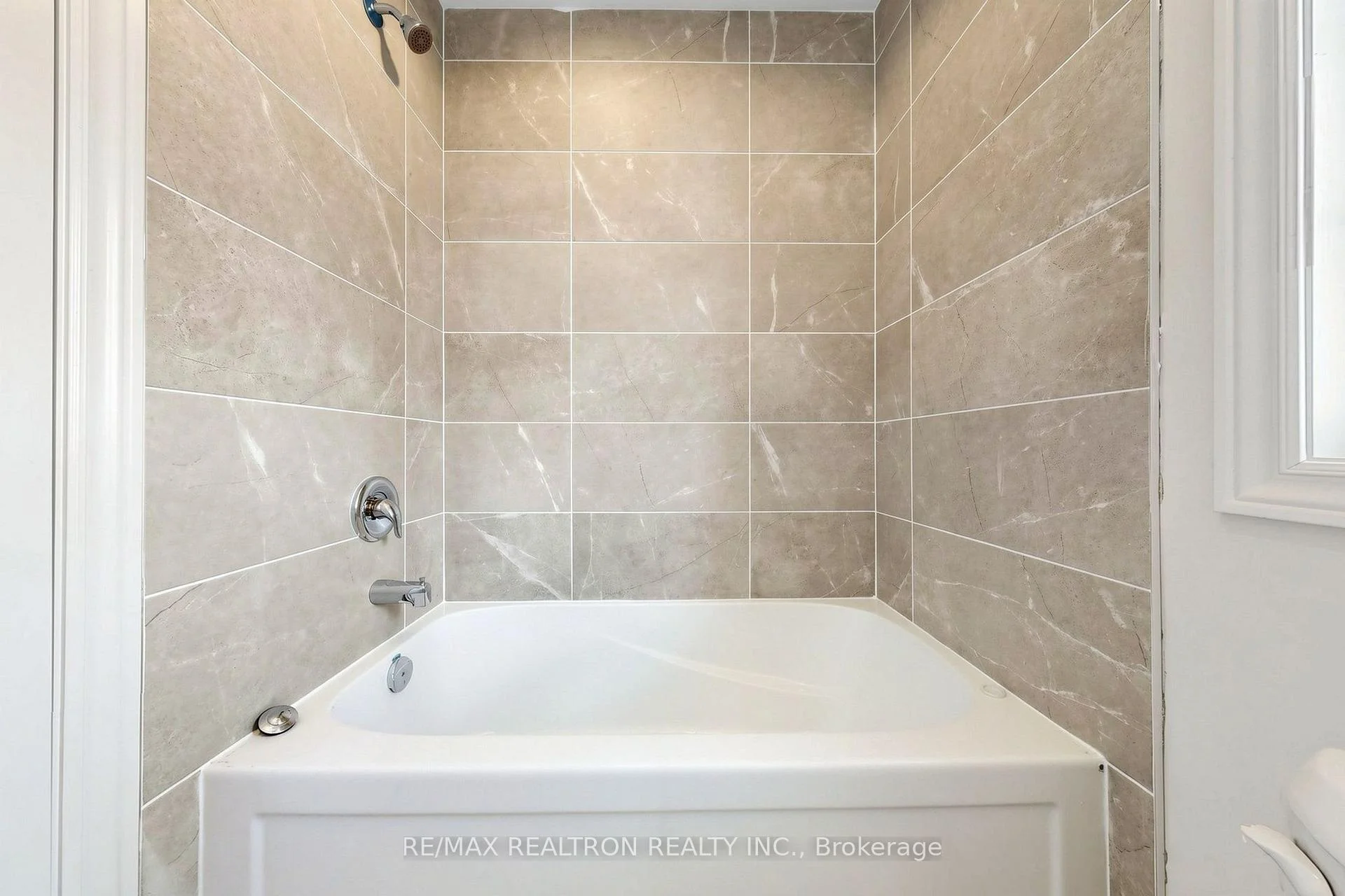 Photo 41 of 82 Wellers Way, Quinte West, Murray Ward — HOMEH
