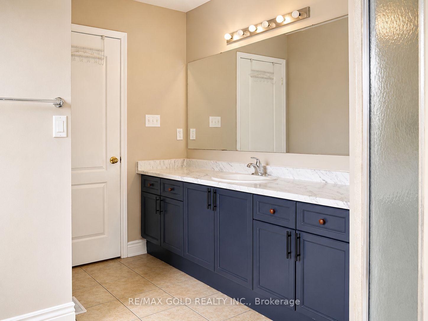 Photo 13 of 24 Gander Crescent, Brampton, Vales of Castlemore — HOMEH