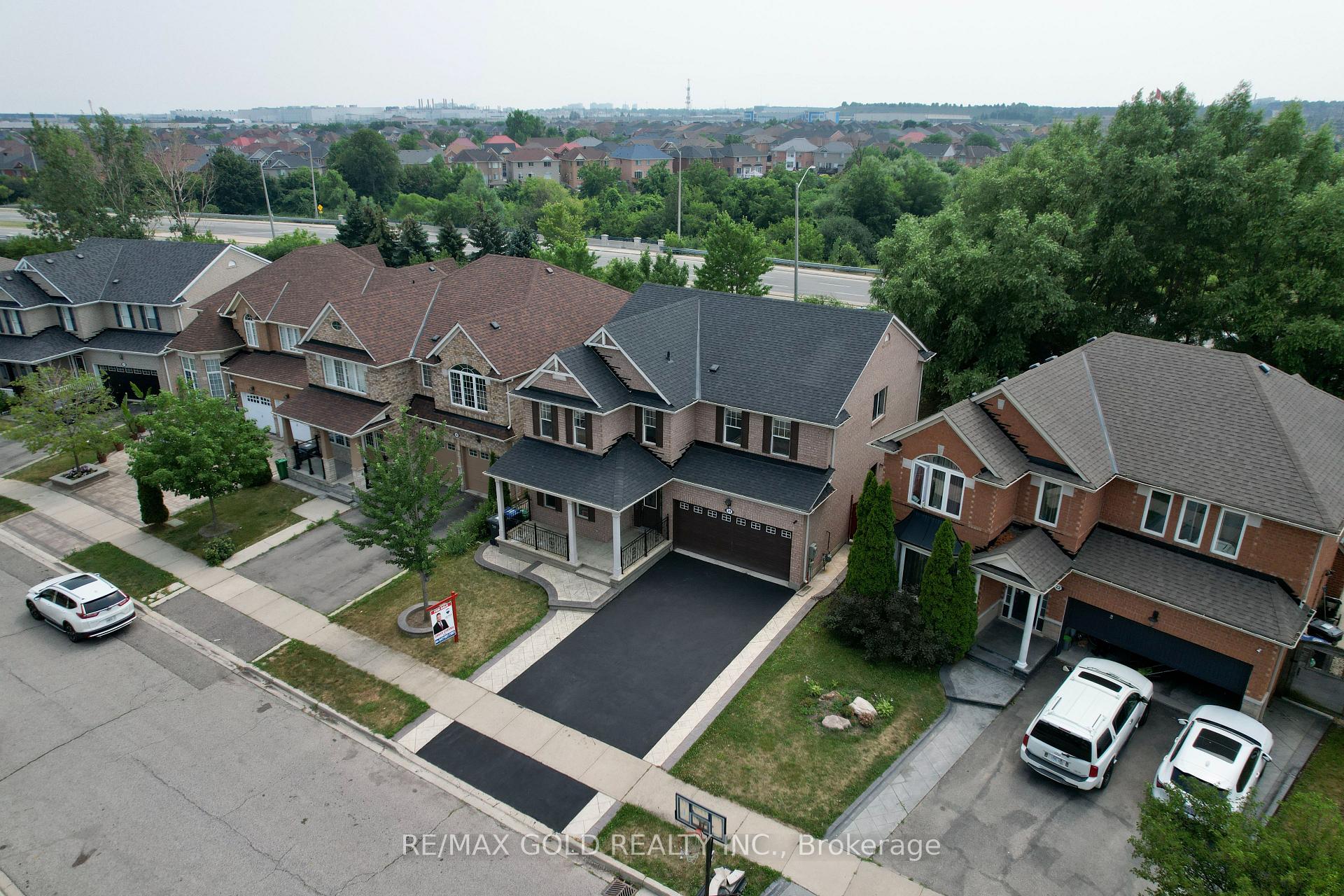 Photo 30 of 24 Gander Crescent, Brampton, Vales of Castlemore — HOMEH