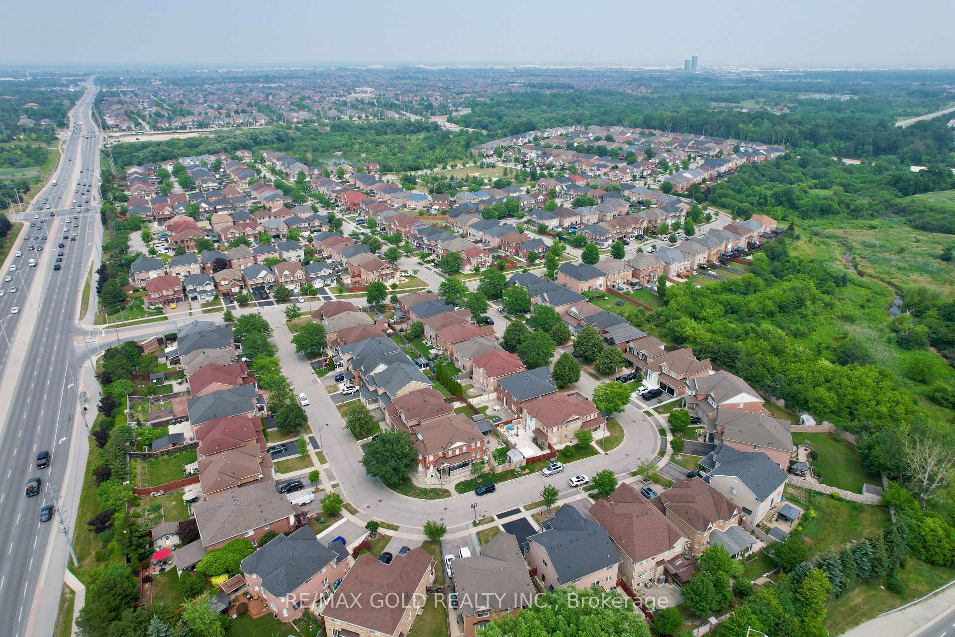 Photo 34 of 24 Gander Crescent, Brampton, Vales of Castlemore — HOMEH