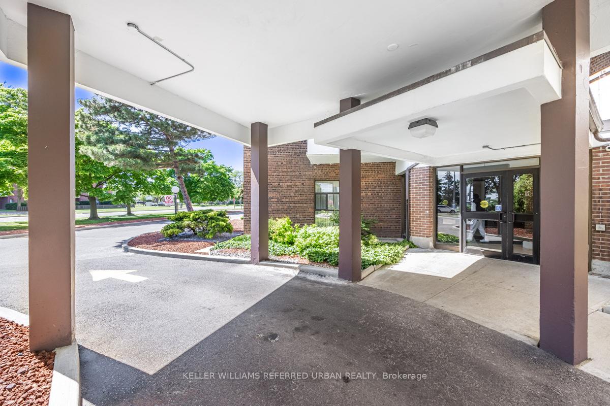 Photo 2 of Unit 1007, 3025 Queen Frederica Drive, Mississauga, Applewood — HOMEH