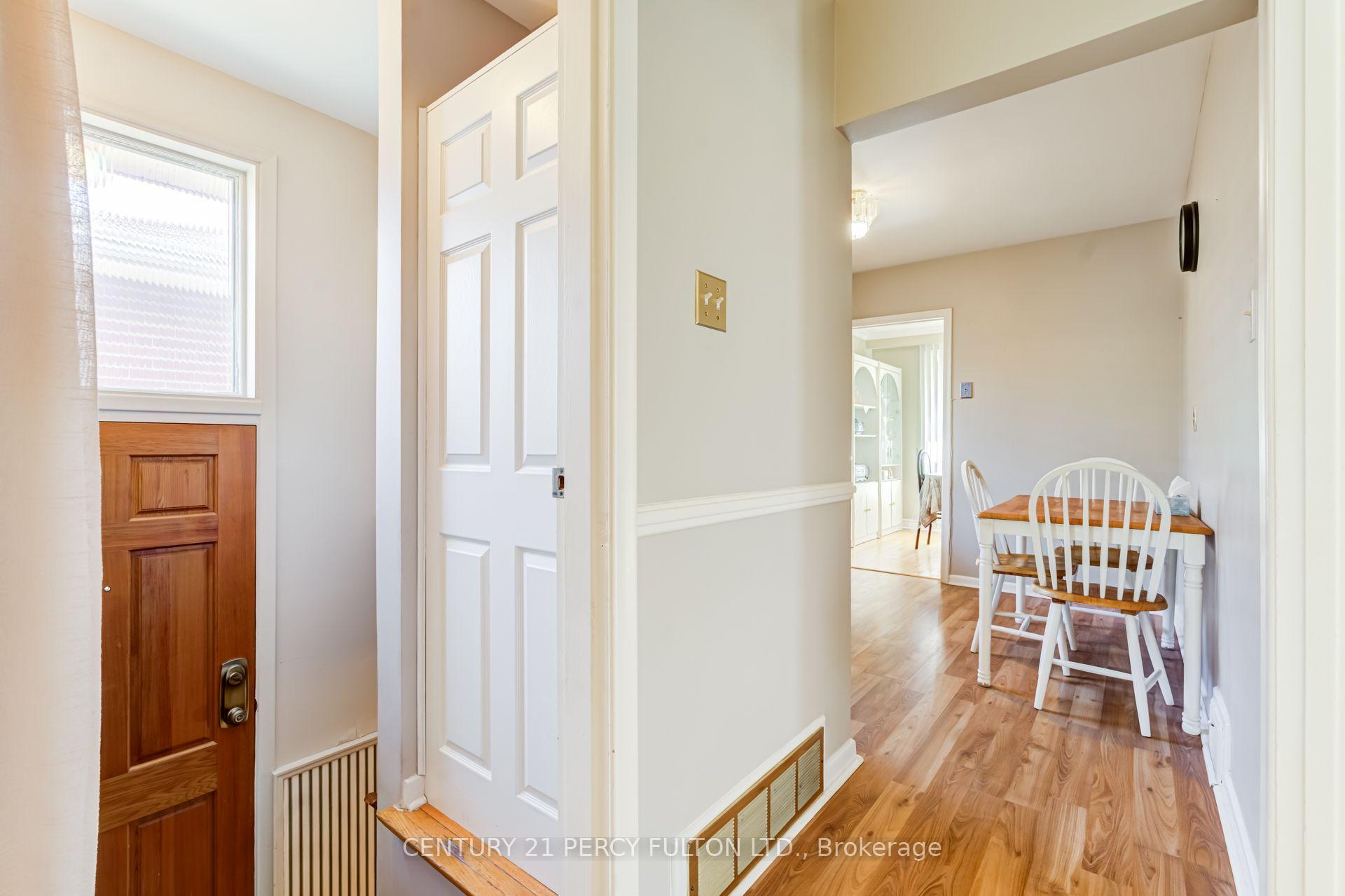 Photo 26 of 10 Dunlop Avenue, Scarborough, Clairlea-Birchmount — HOMEH