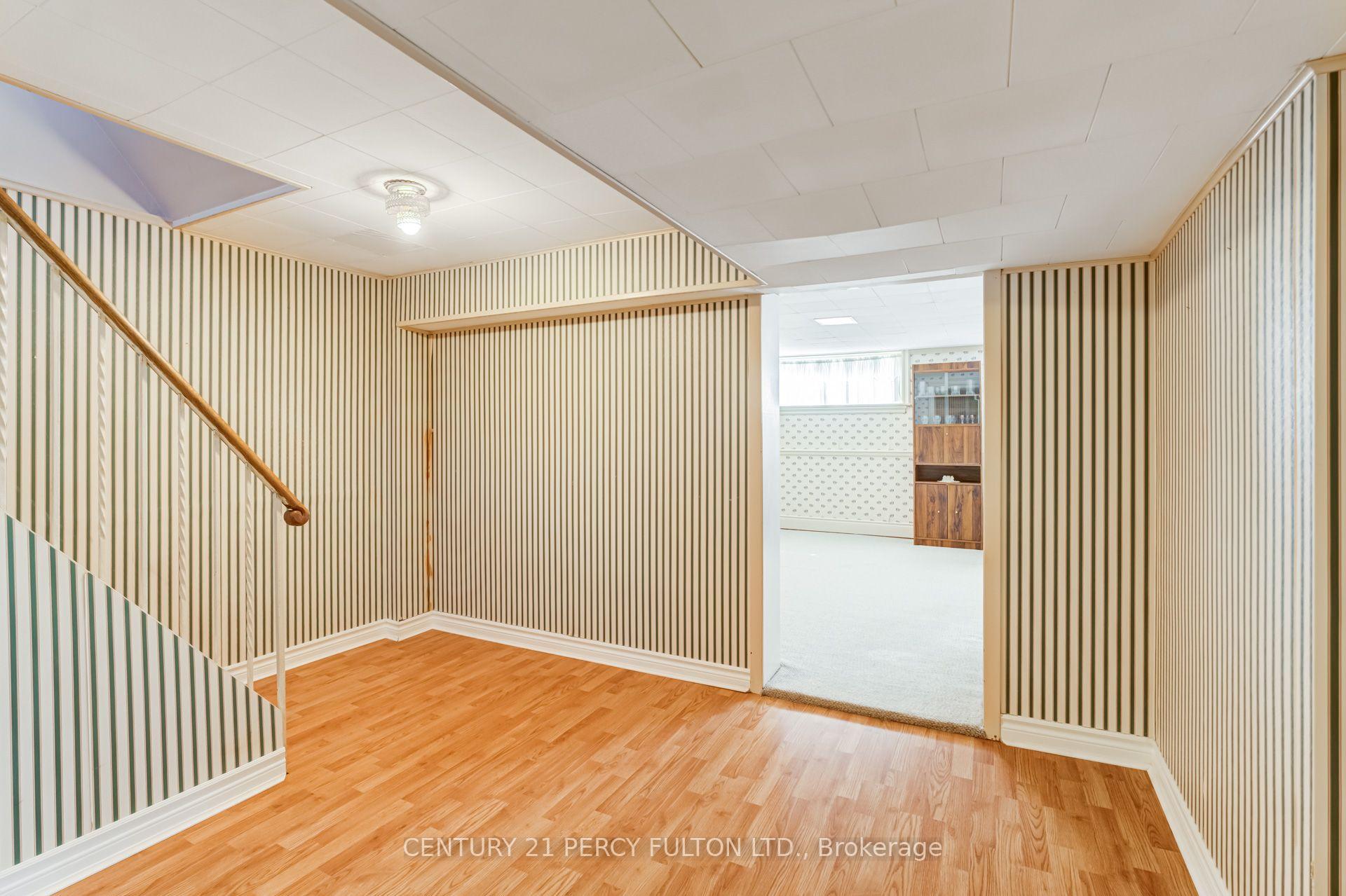 Photo 28 of 10 Dunlop Avenue, Scarborough, Clairlea-Birchmount — HOMEH