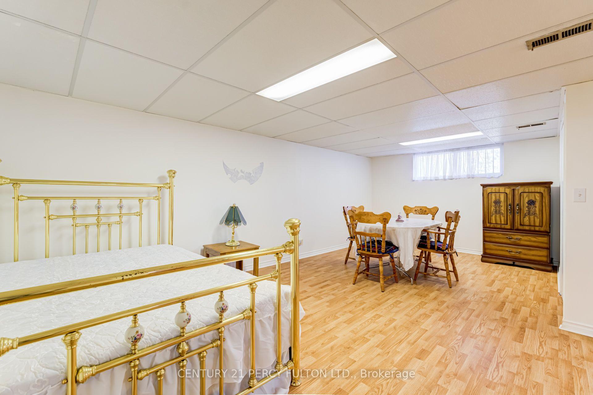 Photo 31 of 10 Dunlop Avenue, Scarborough, Clairlea-Birchmount — HOMEH