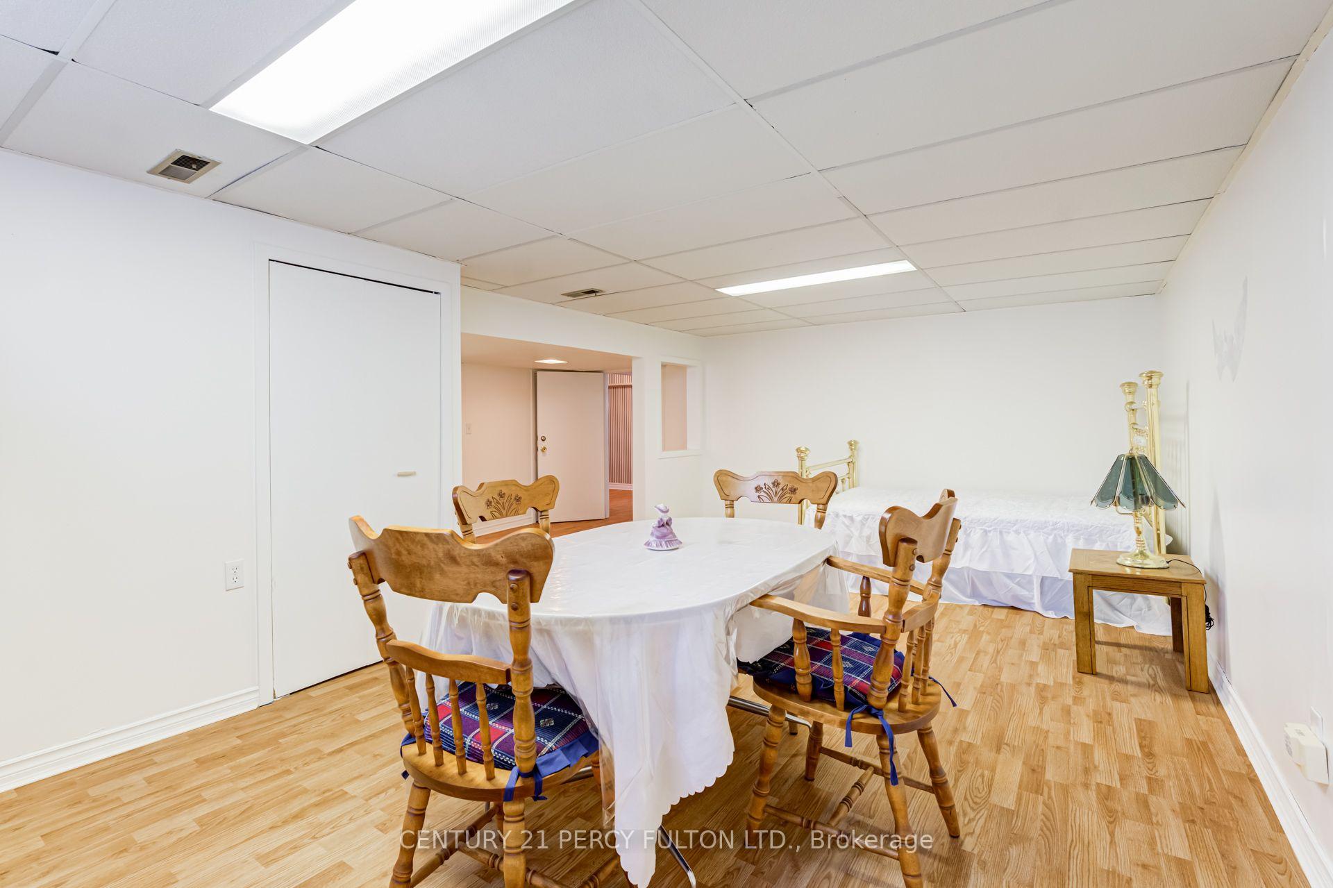 Photo 33 of 10 Dunlop Avenue, Scarborough, Clairlea-Birchmount — HOMEH