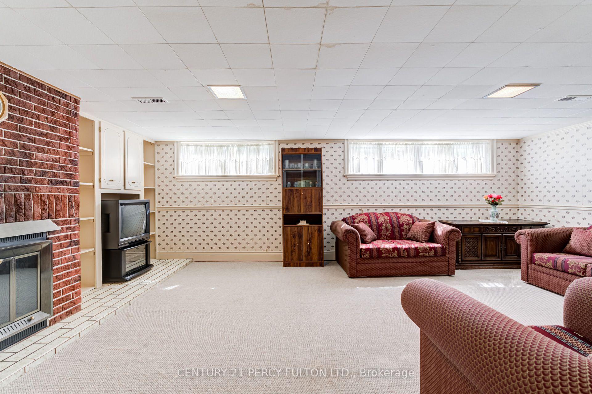 Photo 37 of 10 Dunlop Avenue, Scarborough, Clairlea-Birchmount — HOMEH