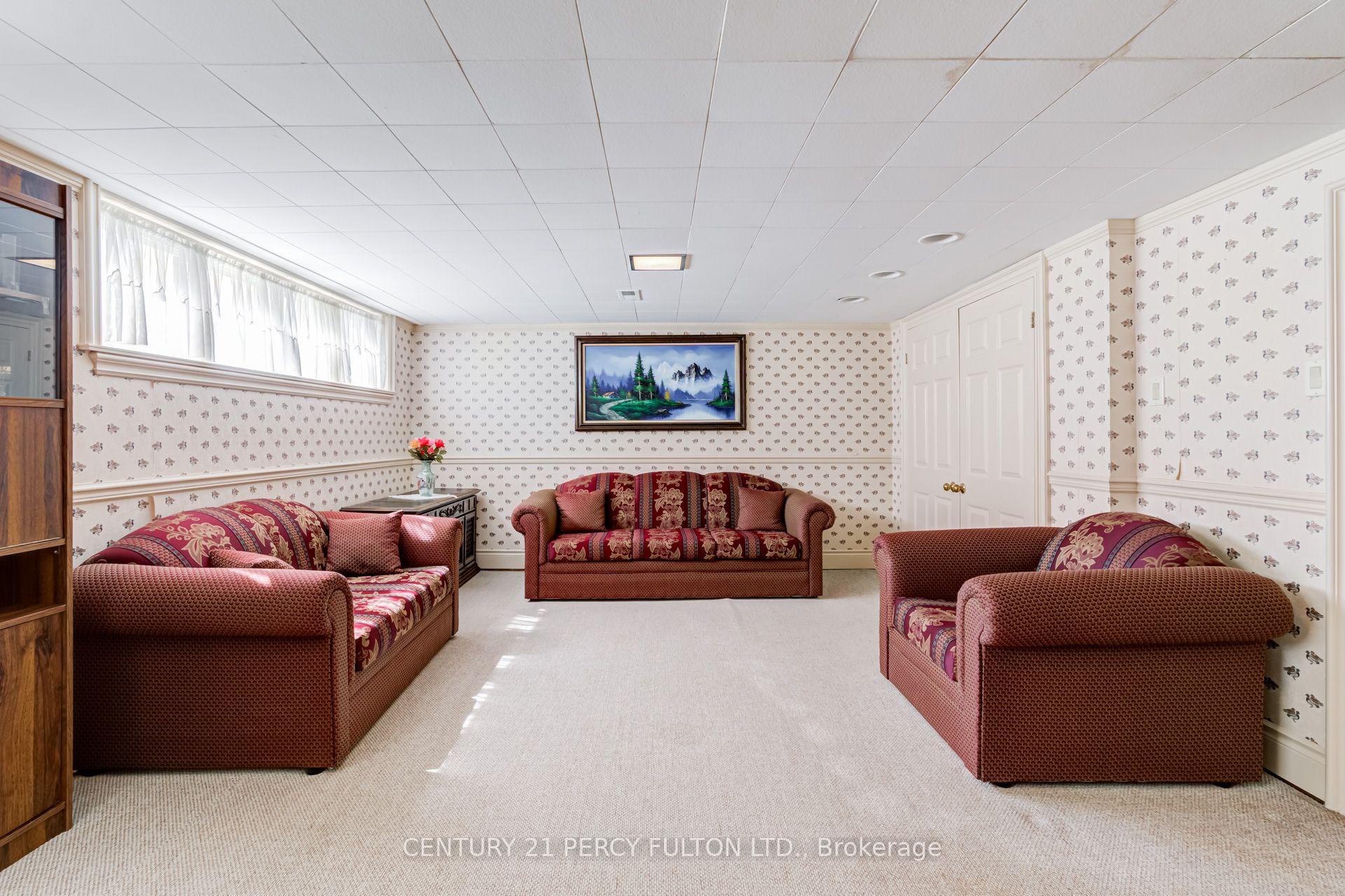 Photo 39 of 10 Dunlop Avenue, Scarborough, Clairlea-Birchmount — HOMEH