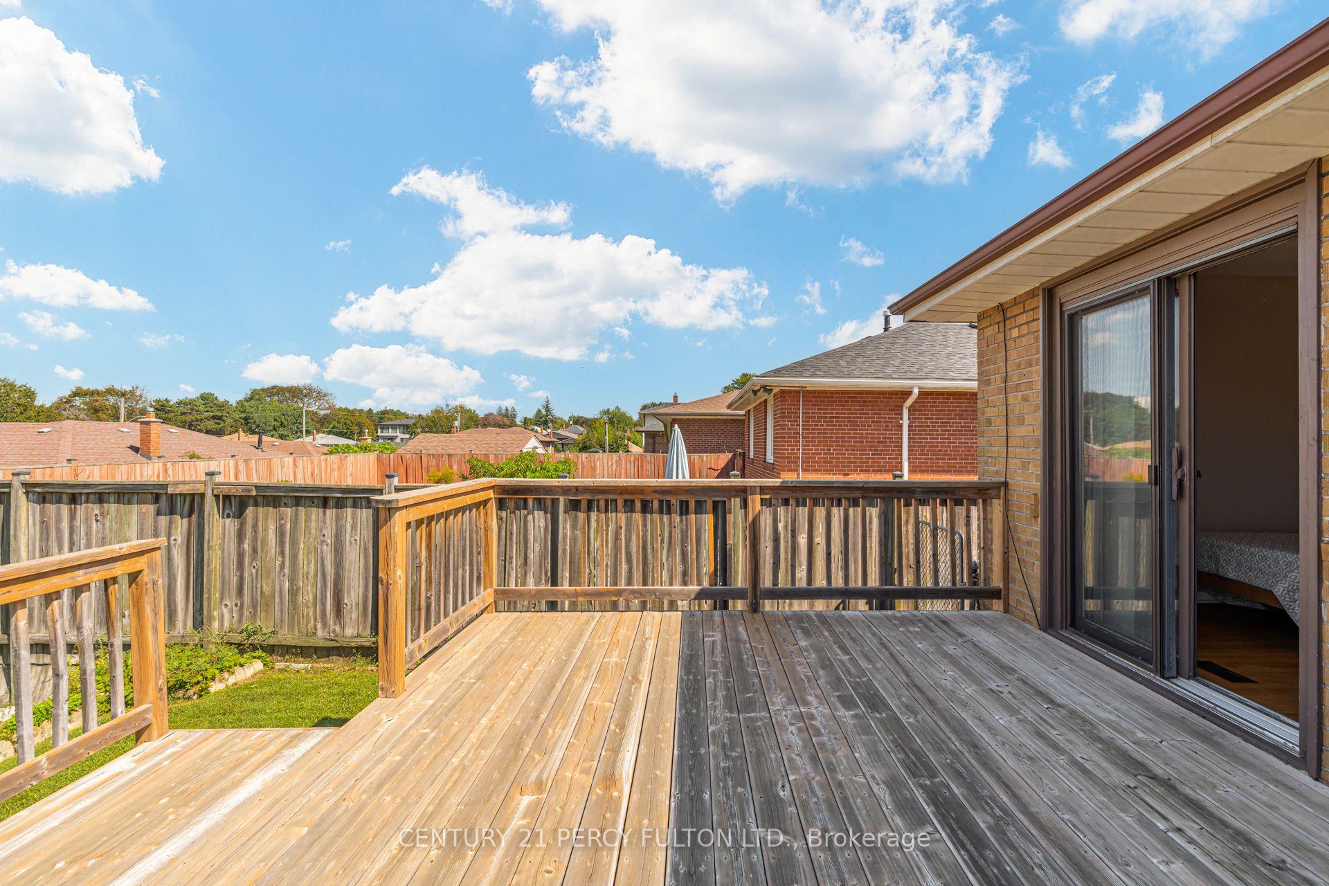 Photo 44 of 10 Dunlop Avenue, Scarborough, Clairlea-Birchmount — HOMEH