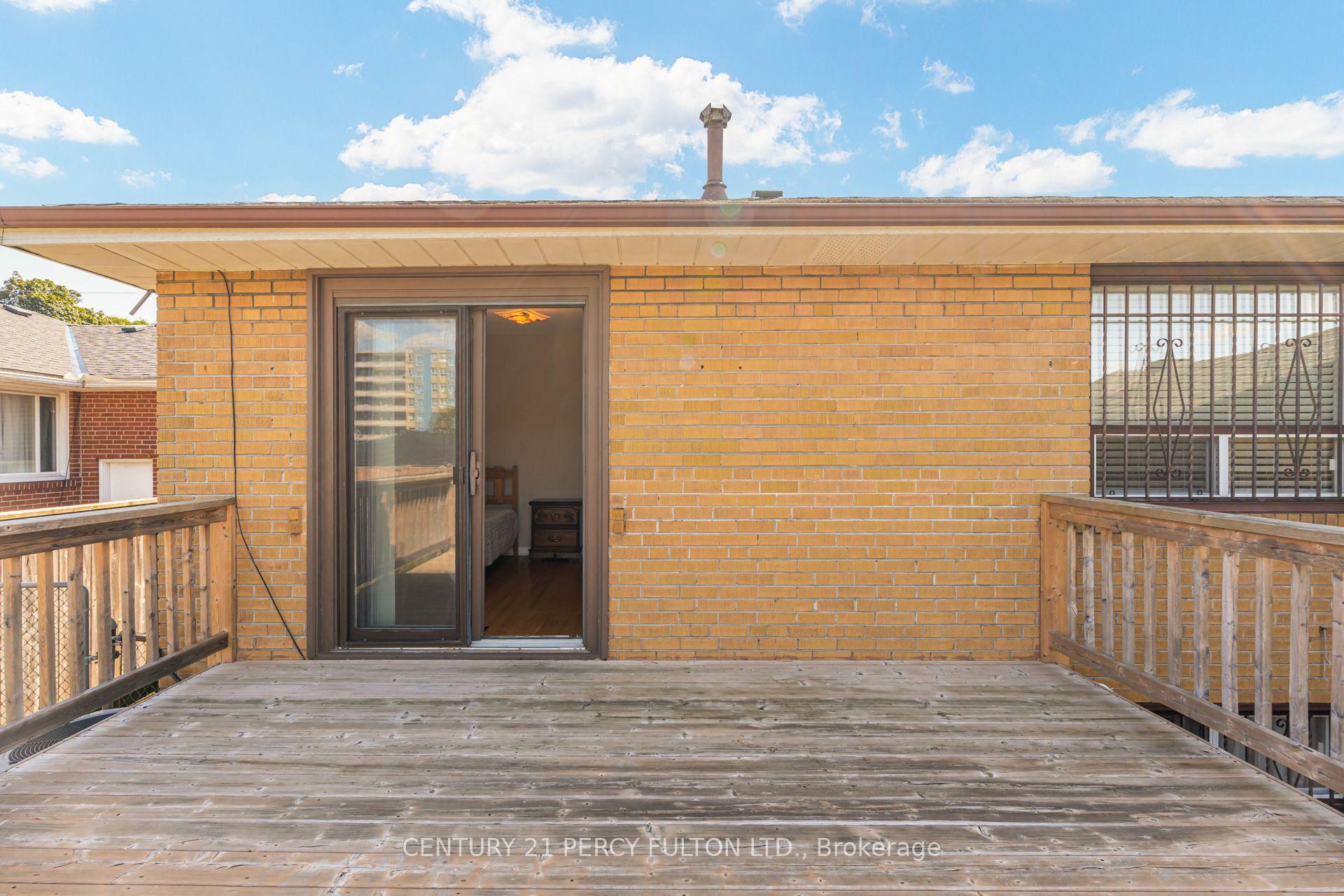 Photo 45 of 10 Dunlop Avenue, Scarborough, Clairlea-Birchmount — HOMEH