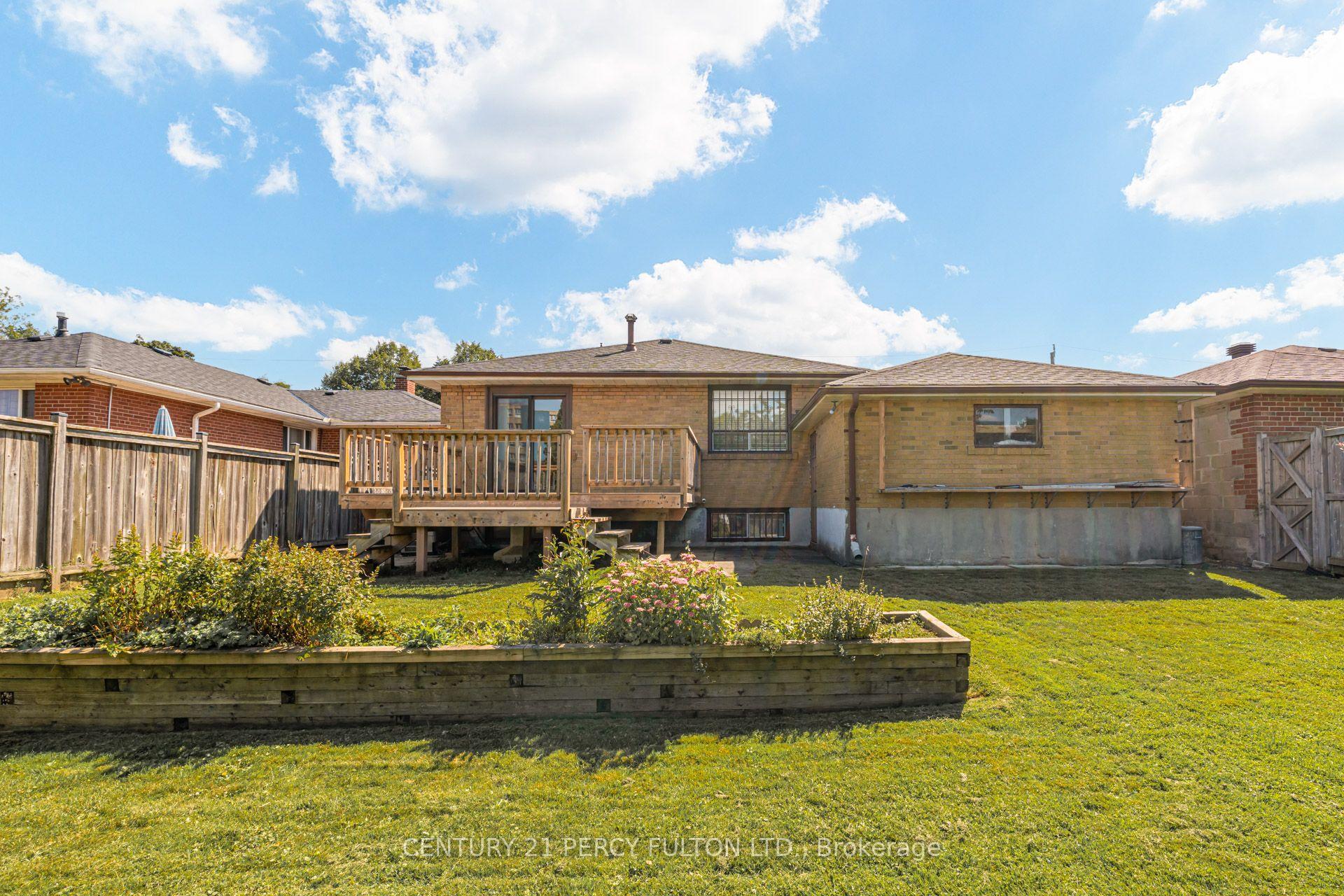 Photo 47 of 10 Dunlop Avenue, Scarborough, Clairlea-Birchmount — HOMEH