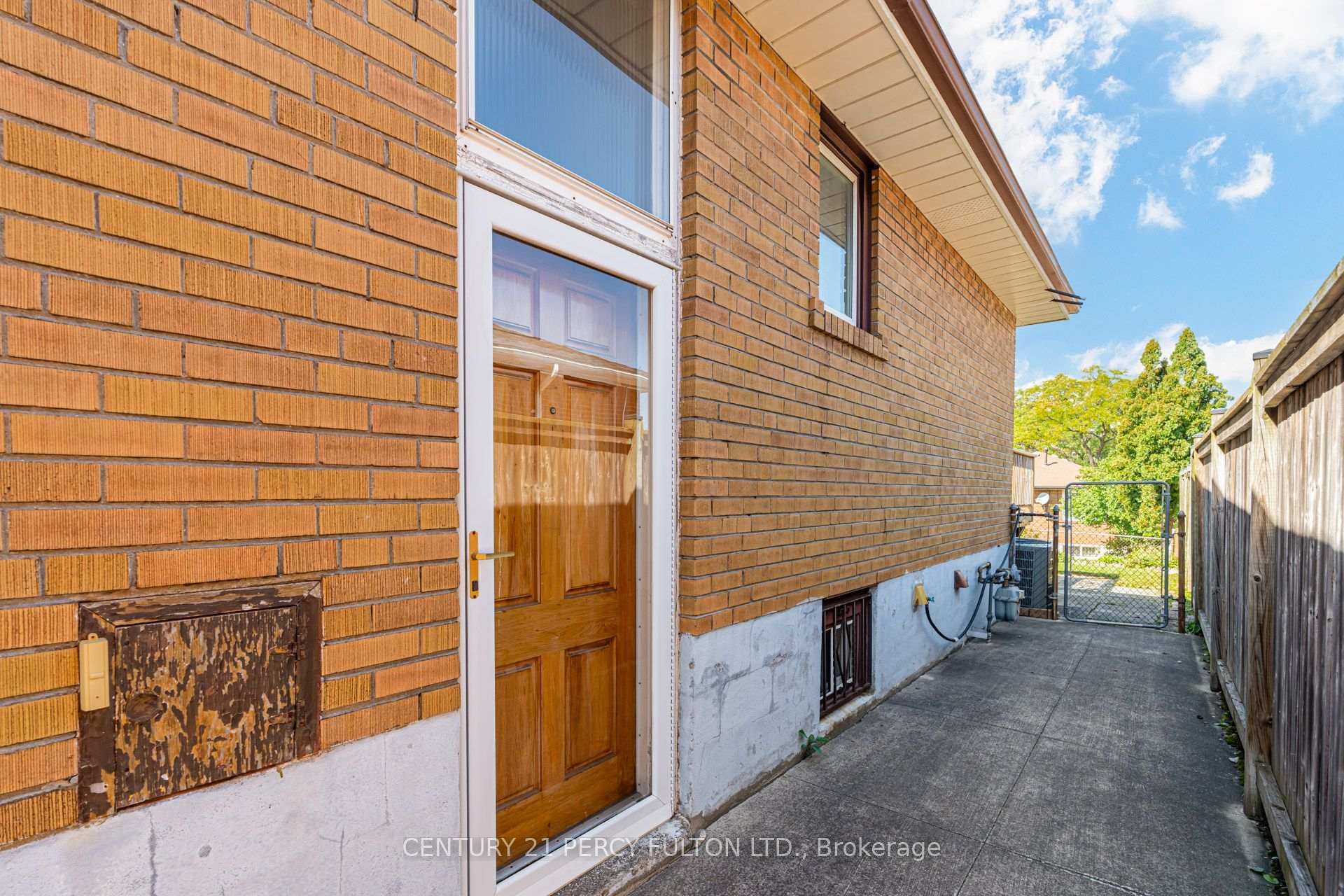 Photo 50 of 10 Dunlop Avenue, Scarborough, Clairlea-Birchmount — HOMEH