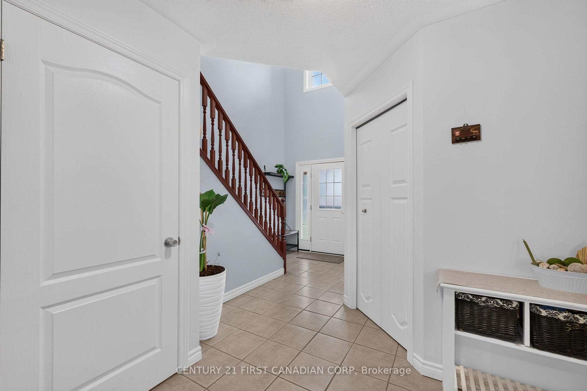 Photo 7 of 1213 Smither Road, London, North I — HOMEH