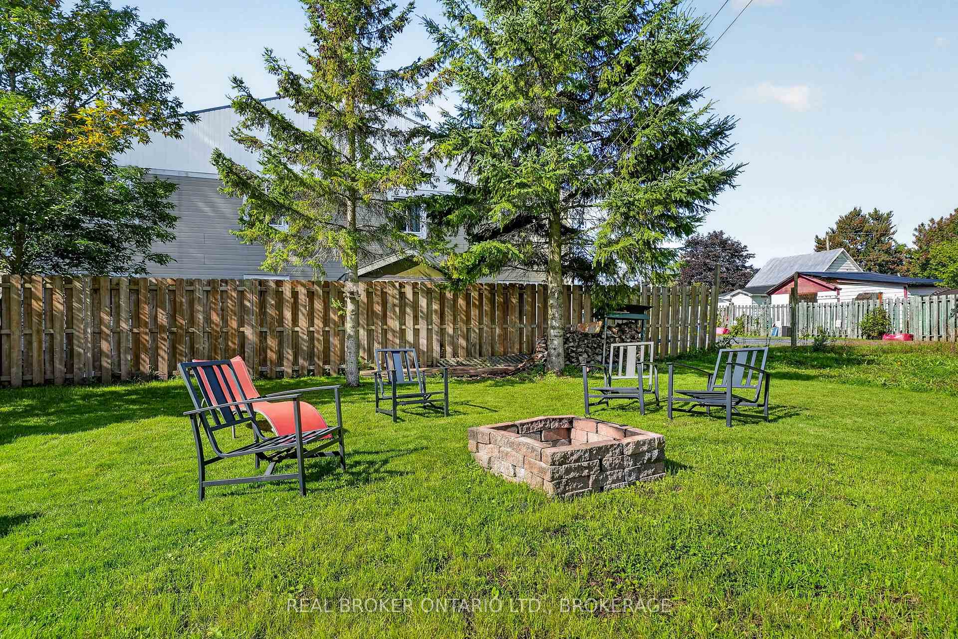 Photo 23 of 38 Broad Street, South Glengarry, Lancaster — HOMEH