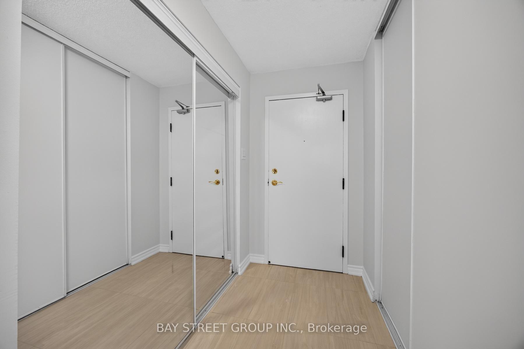 Photo 3 of Unit 2203, 400 Webb Drive, Mississauga, City Centre — HOMEH
