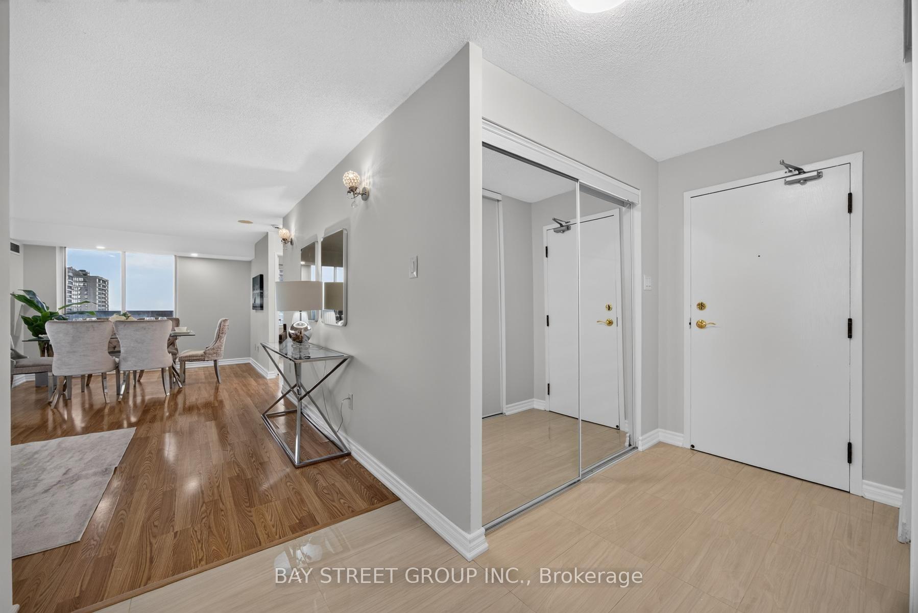Photo 4 of Unit 2203, 400 Webb Drive, Mississauga, City Centre — HOMEH