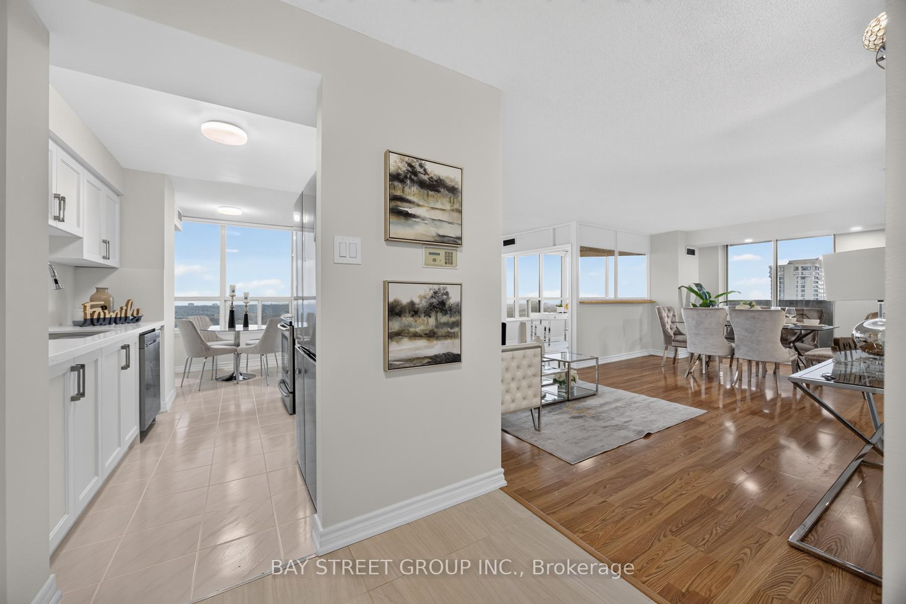 Photo 5 of Unit 2203, 400 Webb Drive, Mississauga, City Centre — HOMEH