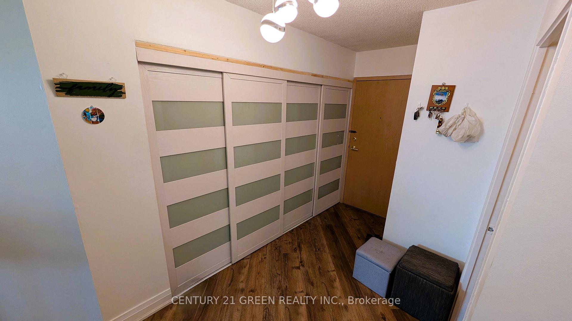 Photo 5 of Unit 1211, 55 Elm Drive, Mississauga, City Centre — HOMEH