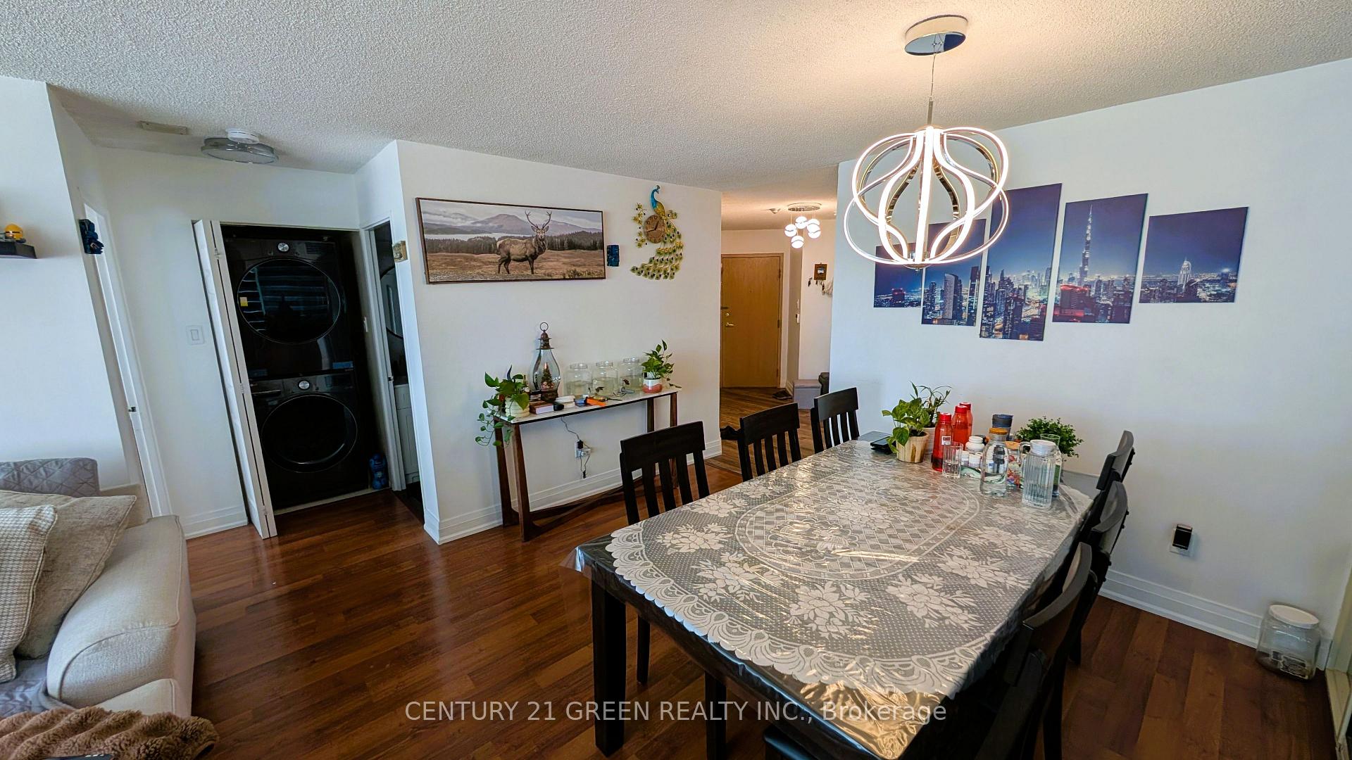 Photo 6 of Unit 1211, 55 Elm Drive, Mississauga, City Centre — HOMEH