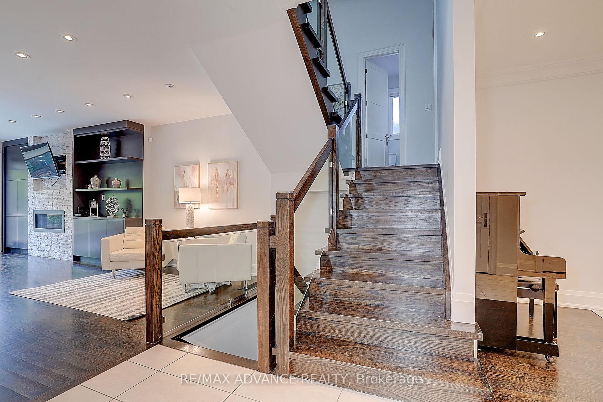 Photo 7 of 218 Cameron Avenue, North York, Lansing-Westgate — HOMEH