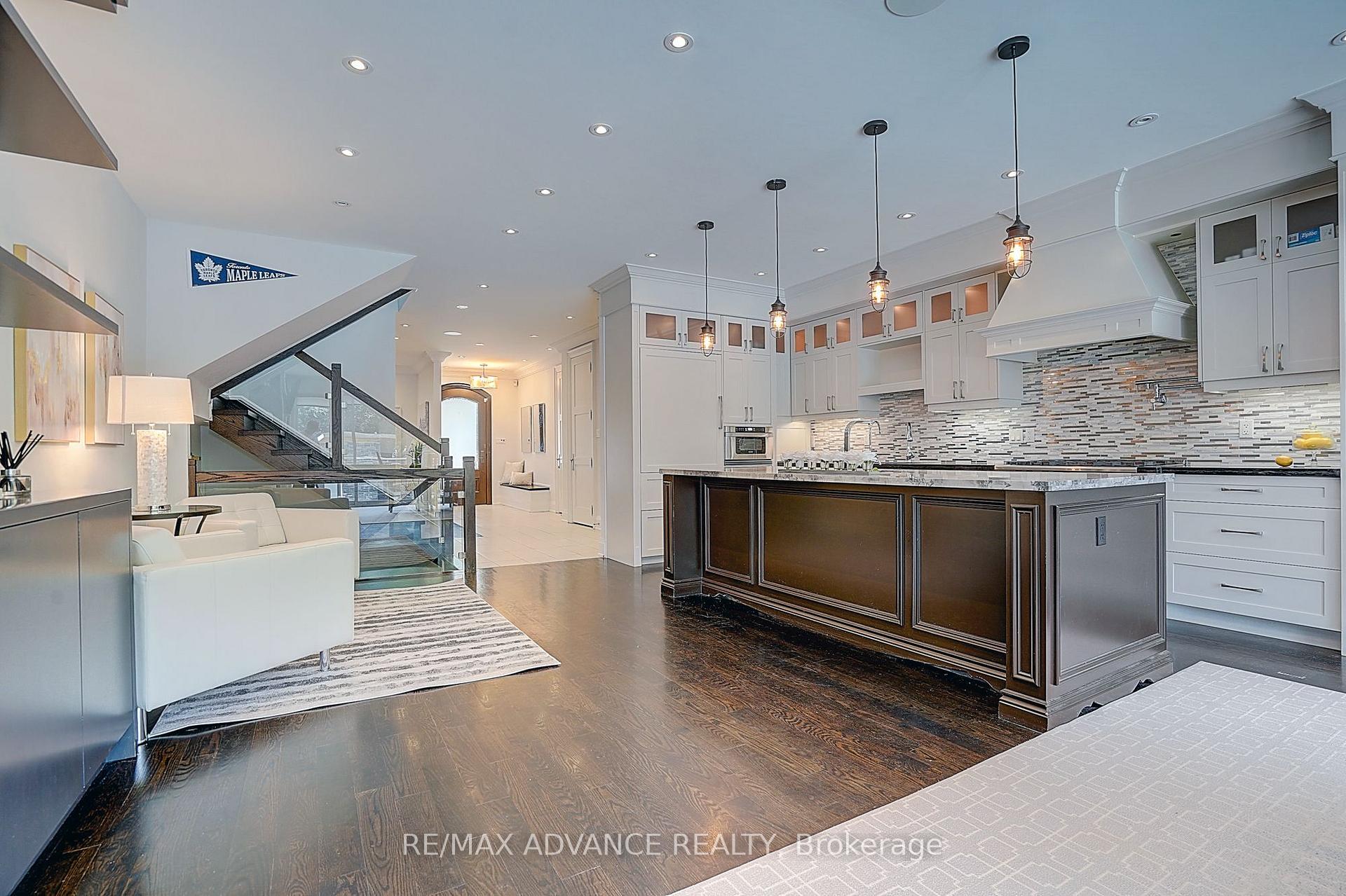 Photo 10 of 218 Cameron Avenue, North York, Lansing-Westgate — HOMEH