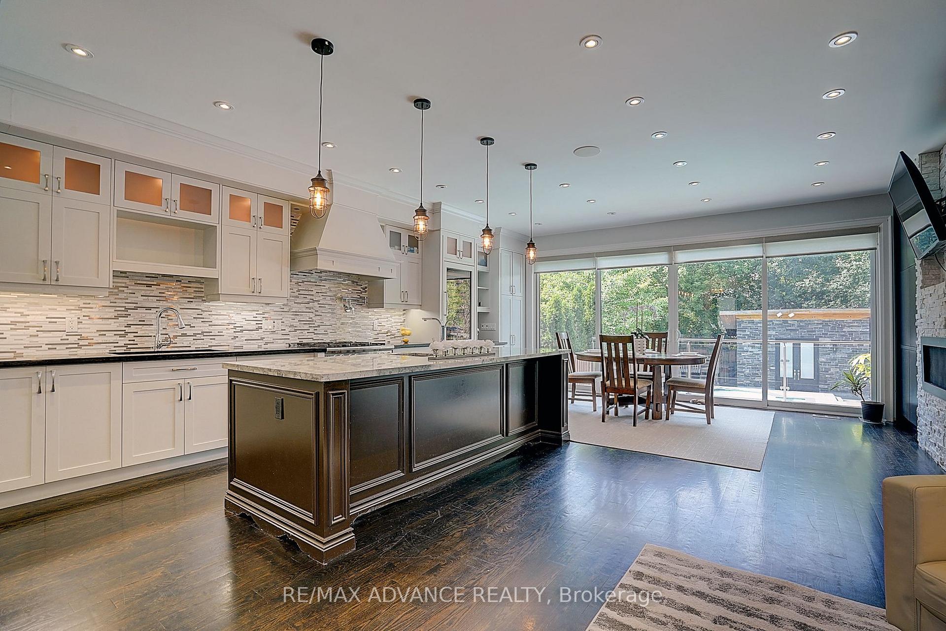 Photo 11 of 218 Cameron Avenue, North York, Lansing-Westgate — HOMEH