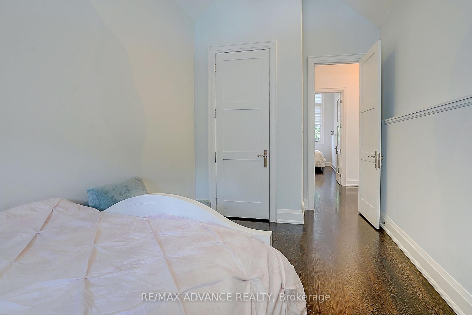 Photo 27 of 218 Cameron Avenue, North York, Lansing-Westgate — HOMEH