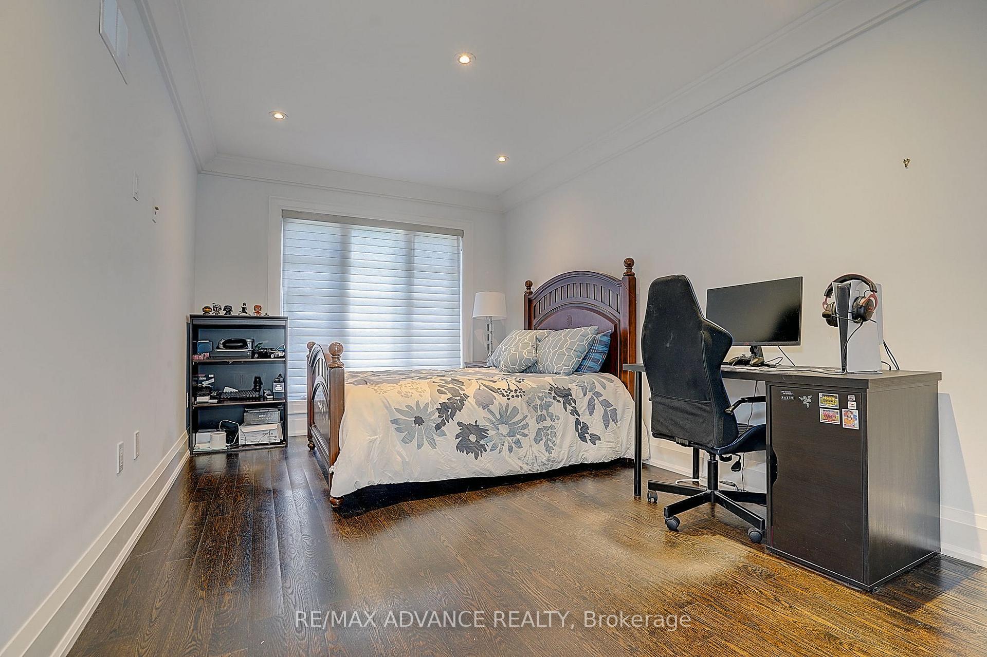 Photo 31 of 218 Cameron Avenue, North York, Lansing-Westgate — HOMEH