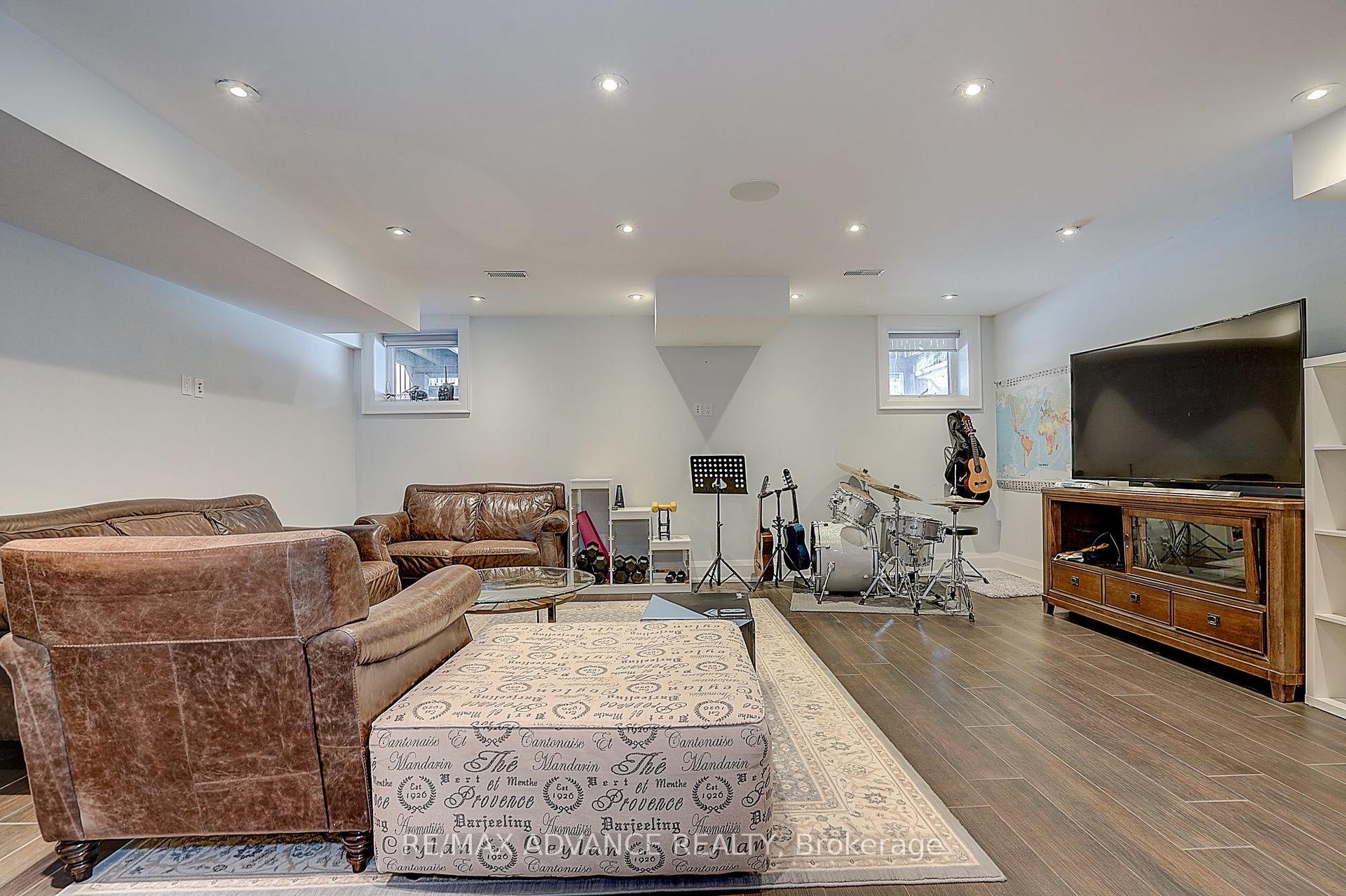 Photo 33 of 218 Cameron Avenue, North York, Lansing-Westgate — HOMEH