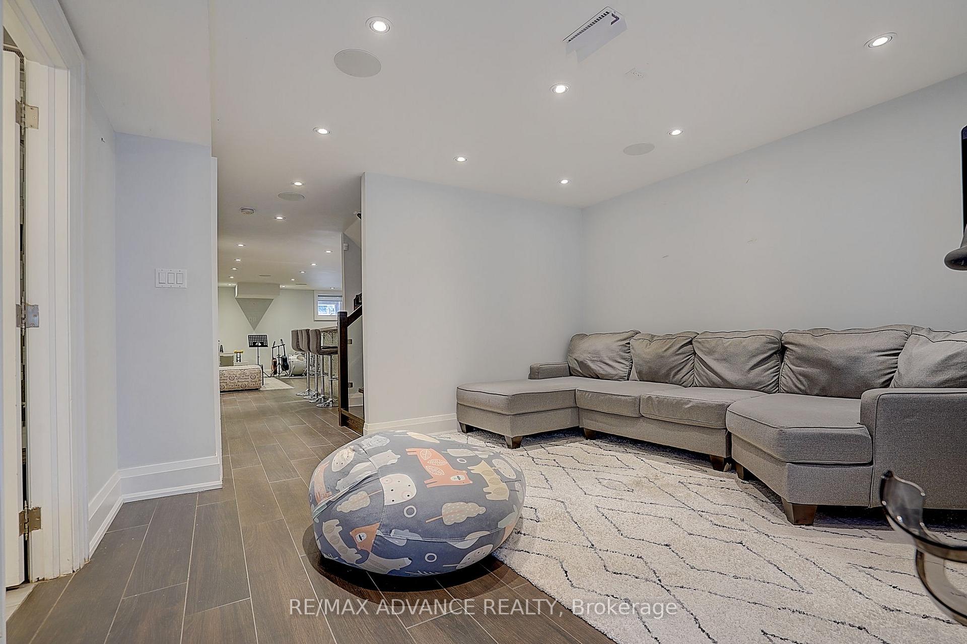 Photo 36 of 218 Cameron Avenue, North York, Lansing-Westgate — HOMEH