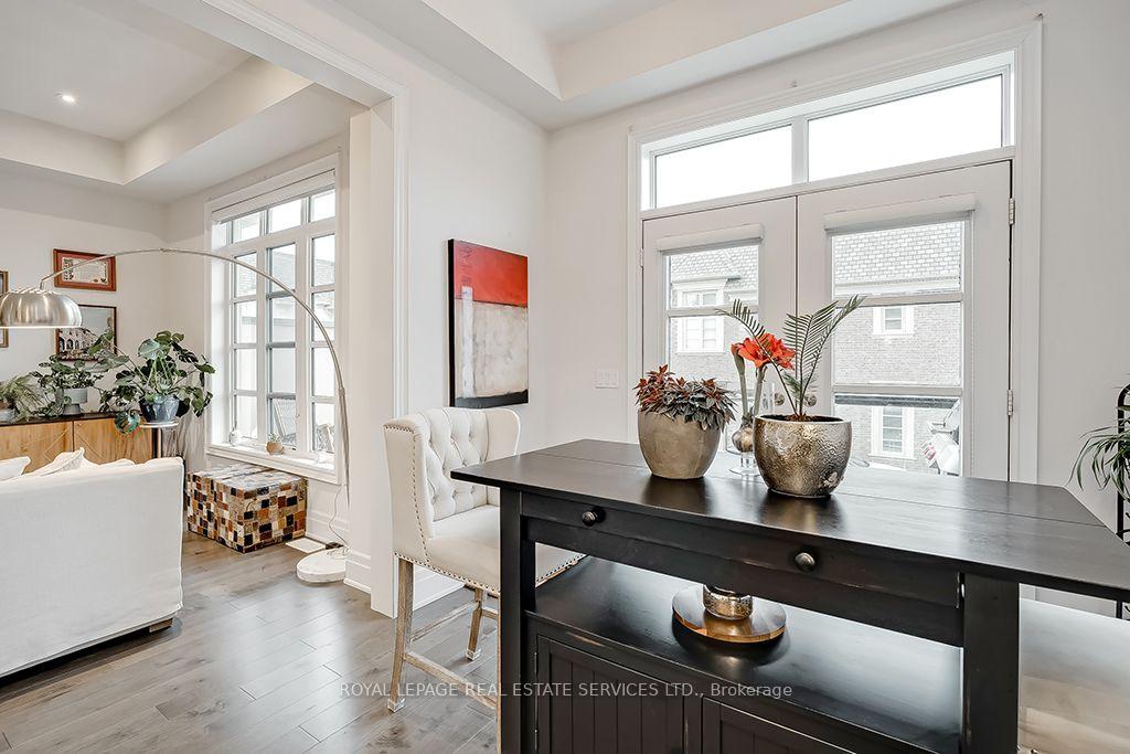 Photo 18 of 210 Dorval Drive, Oakville, West — HOMEH