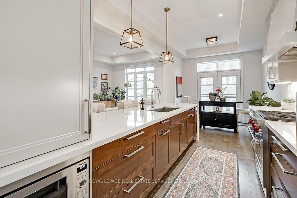 Photo 20 of 210 Dorval Drive, Oakville, West — HOMEH