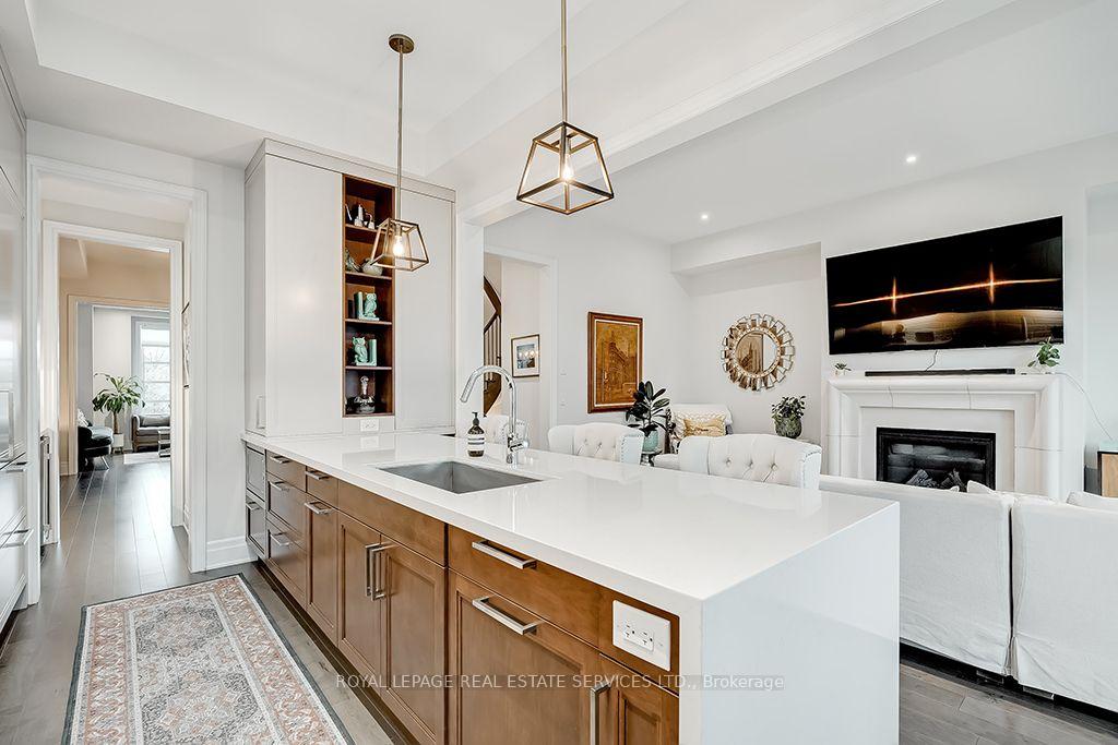 Photo 21 of 210 Dorval Drive, Oakville, West — HOMEH