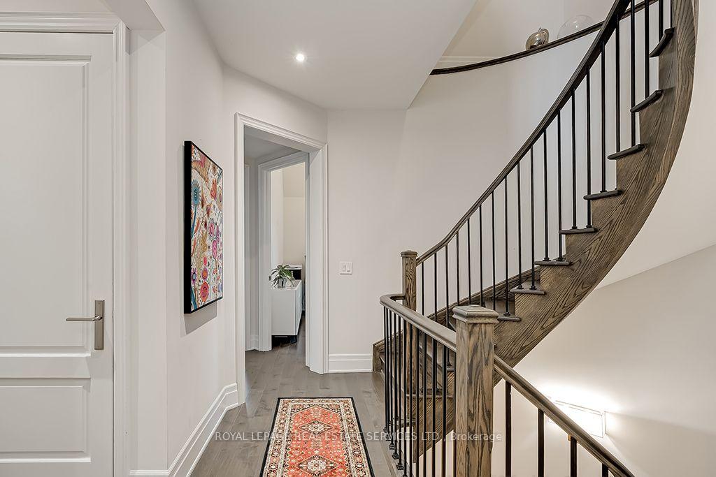 Photo 27 of 210 Dorval Drive, Oakville, West — HOMEH