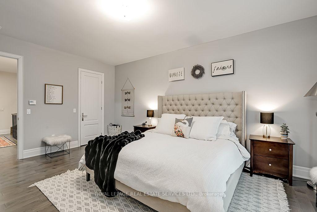 Photo 29 of 210 Dorval Drive, Oakville, West — HOMEH