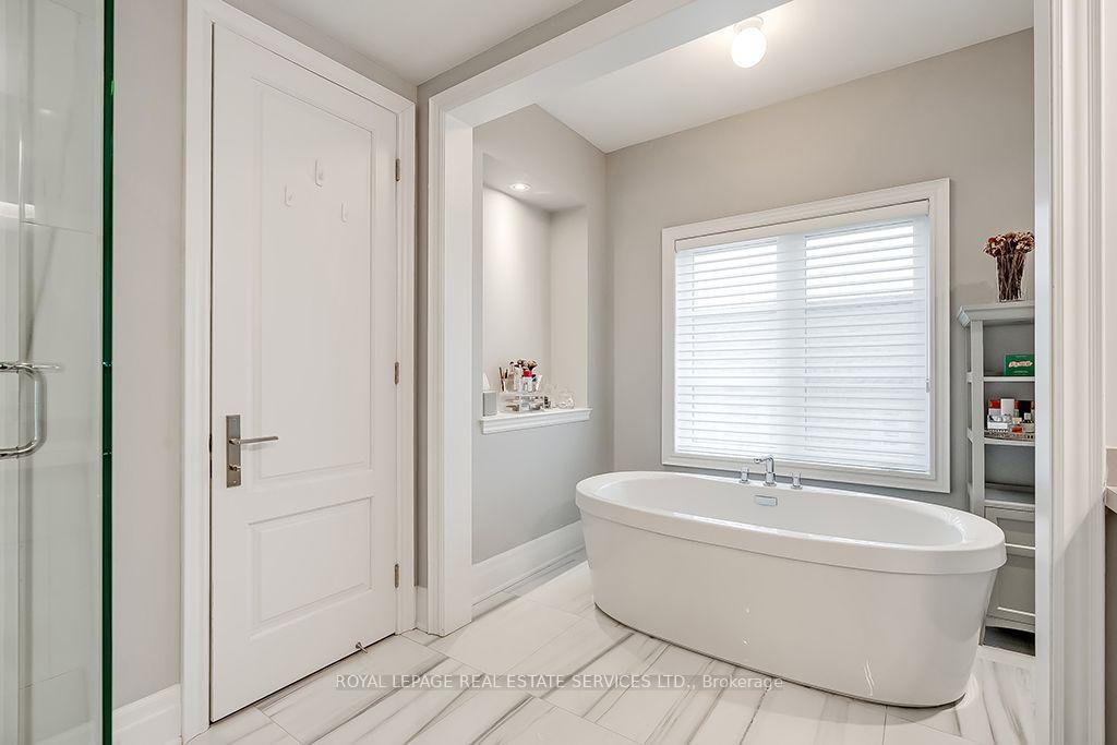 Photo 31 of 210 Dorval Drive, Oakville, West — HOMEH